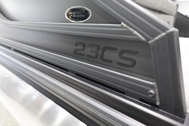 Slide: The Image of Evotti 523 CS OMNI Chaise 2026 - 8