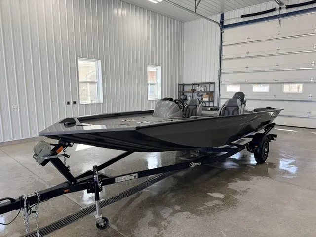 The Image of Yamaha Boats SPSMN 1710PFX 2026 VNL in a garage. - 1