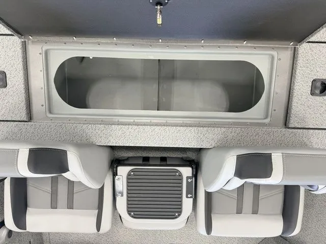 Slide: The Image of Interior of Yamaha Boats SPSMN 1710PFX 2026 VNL with seating. - 15