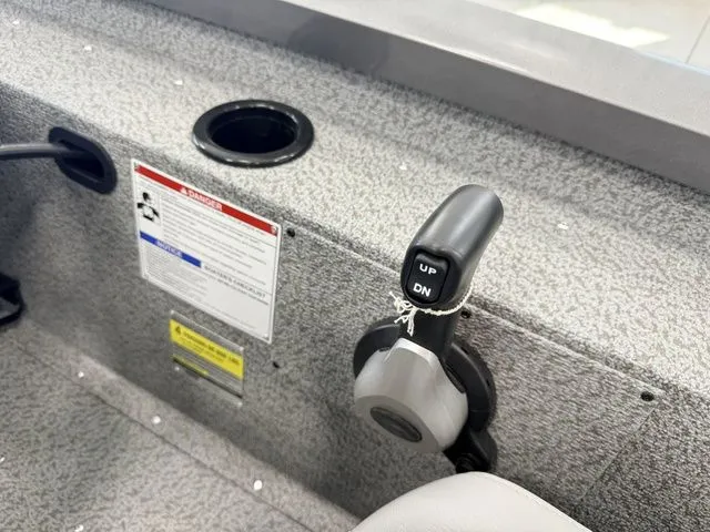 Slide: The Image of Yamaha Boats 2026 control lever and panel. - 25