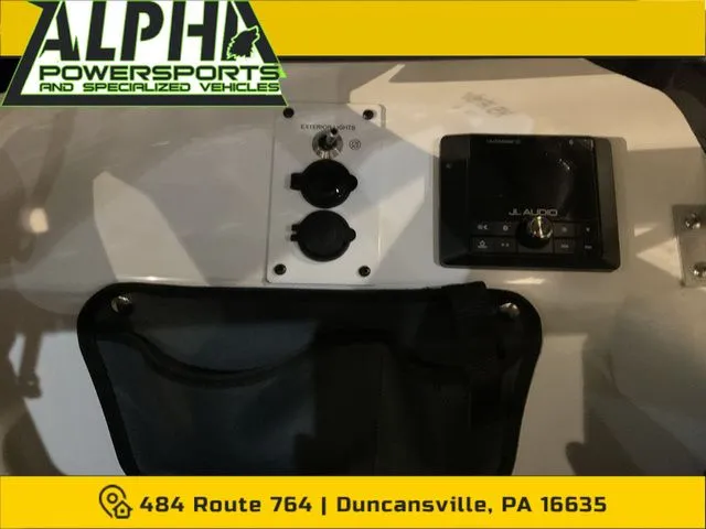 Slide: The Image of Scarab 215 LX 2025 - 3