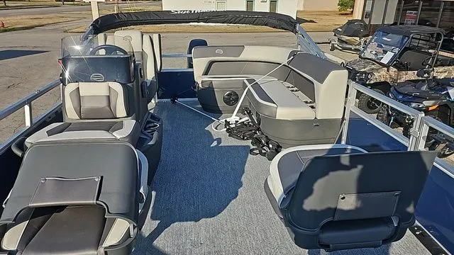 Slide: The Image of Sun Tracker Bass Buggy 16 XL Select 2026 - 10