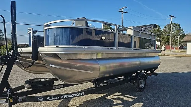 Slide: The Image of Sun Tracker Bass Buggy 16 XL Select 2026 - 6