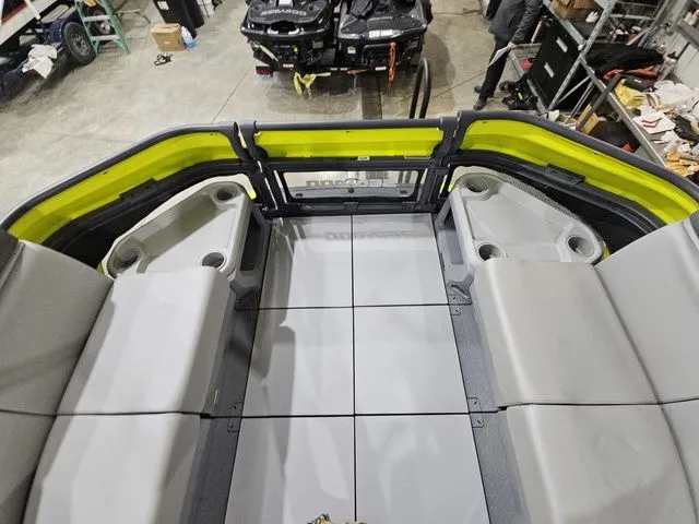 Slide: The Image of Sea-Doo Switch Cruise 18 2022 - 11