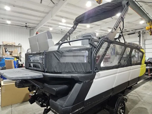 Slide: The Image of Sea-Doo Switch Cruise 18 2022 - 7