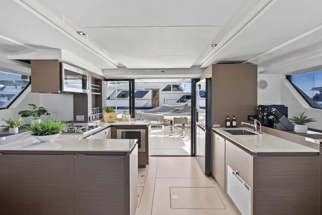 Slide: The Image of Leopard 53 Powercat 2025 - 36