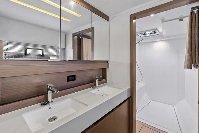 Slide: The Image of Leopard 53 Powercat 2025 - 8