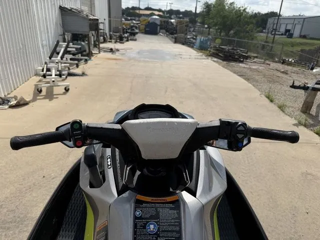 Slide: The Image of Kawasaki Jet Ski® ST® 160X 2026 - 10