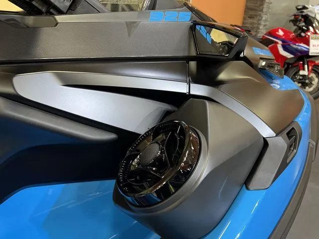 Slide: The Image of Sea-Doo RXT-X 2026 - 11