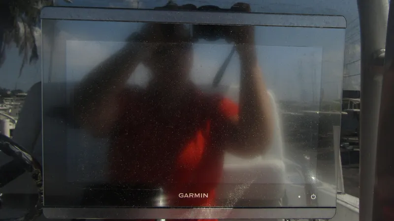 Slide: The Image of Garmin display on 2024 Wellcraft 263 Fisherman boat. - 19