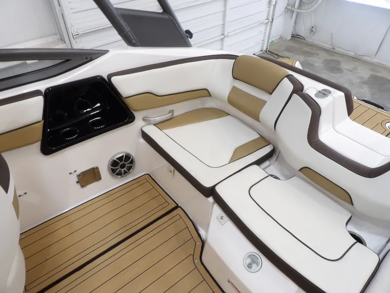 Slide: The Image of Yamaha 195S 2021 - 22