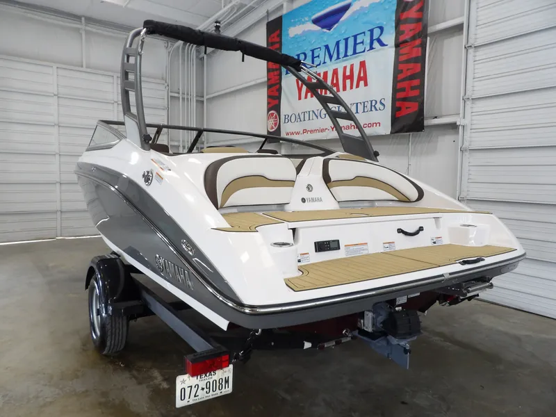 Slide: The Image of Yamaha 195S 2021 - 9