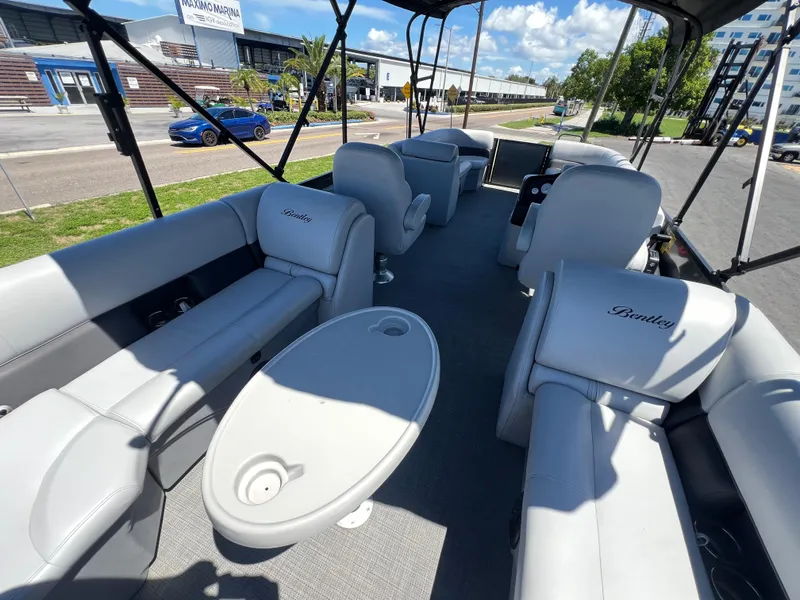 Slide: The Image of Interior of 2023 Bentley Pontoons 243 Navigator with luxurious seating. - 27