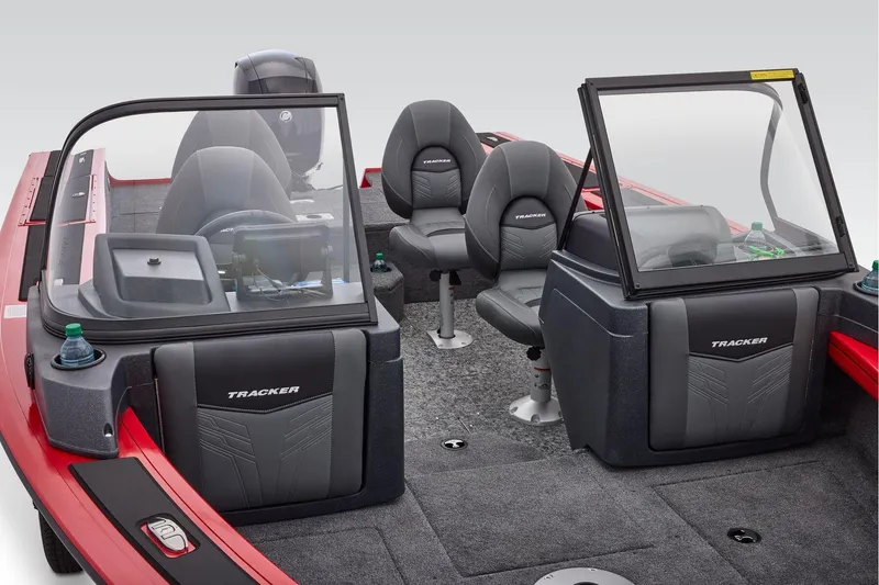 Slide: The Image of Tracker Targa V-18 WT 2026 - 23