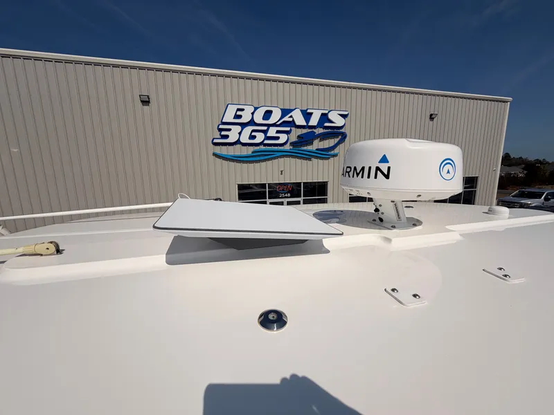 Slide: The Image of Regulator 28 boat 2022 with Garmin equipment at Boats 365. - 22