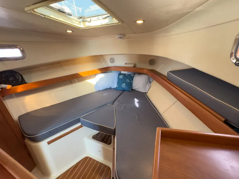 Slide: The Image of Interior of 2004 Mainship Pilot 34 yacht cabin. - 20