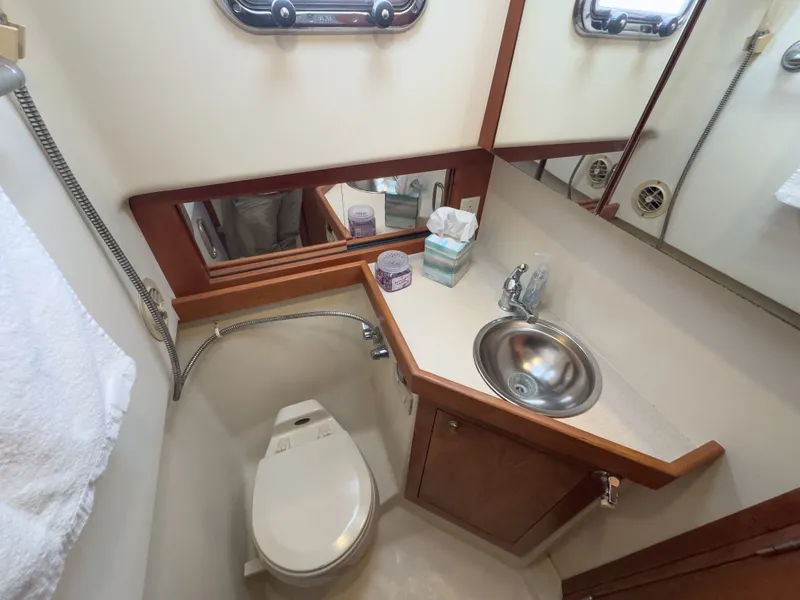 Slide: The Image of Bathroom of Mainship Pilot 34 yacht, year 2004. - 33