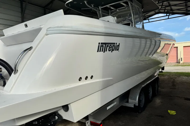 Slide: The Image of Intrepid 407 Nomad FE 2022 - 26