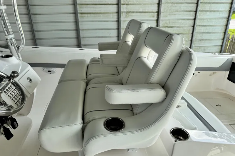 Slide: The Image of Intrepid 407 Nomad FE 2022 - 48