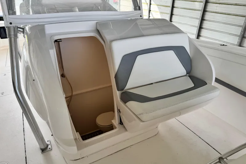 Slide: The Image of Intrepid 407 Nomad FE 2022 - 50