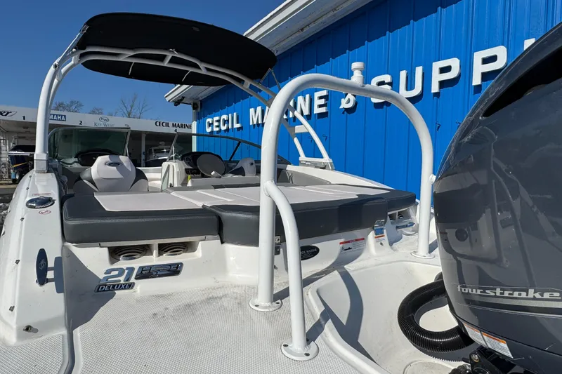 Slide: The Image of 2019 Chaparral 21 H2O Sport OB boat at Cecil Marine & Supply. - 19