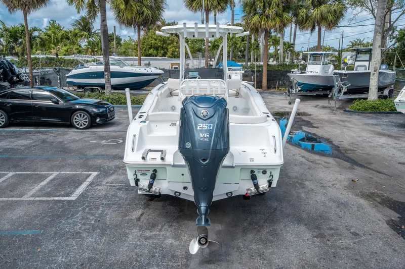 Slide: The Image of Sea Hunt Ultra 234 2022 - 3