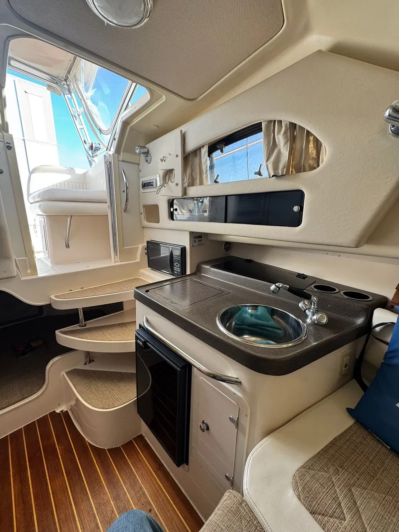 Slide: The Image of Grady-White Marlin 300 2005 - 12