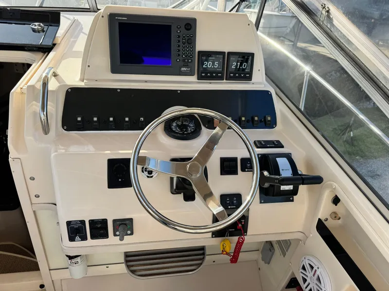 Slide: The Image of Grady-White Marlin 300 2005 - 13