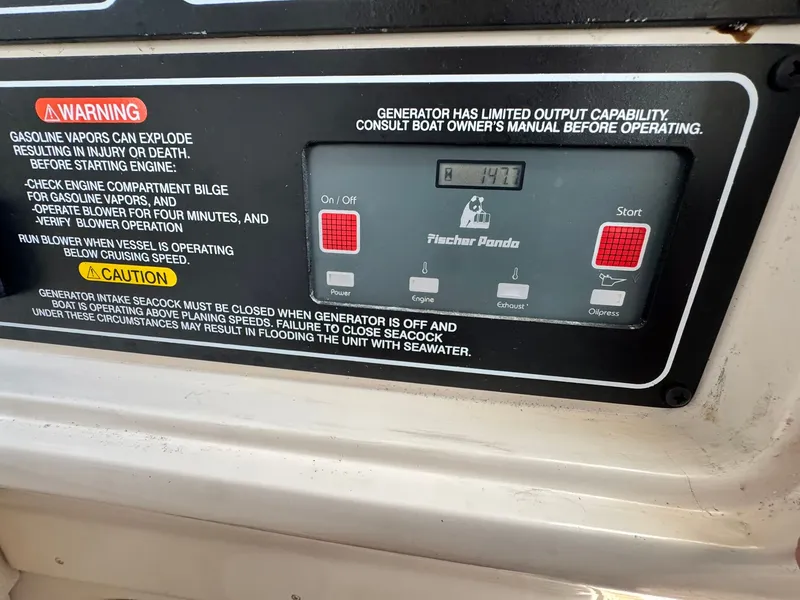 Slide: The Image of Grady-White Marlin 300 2005 - 15