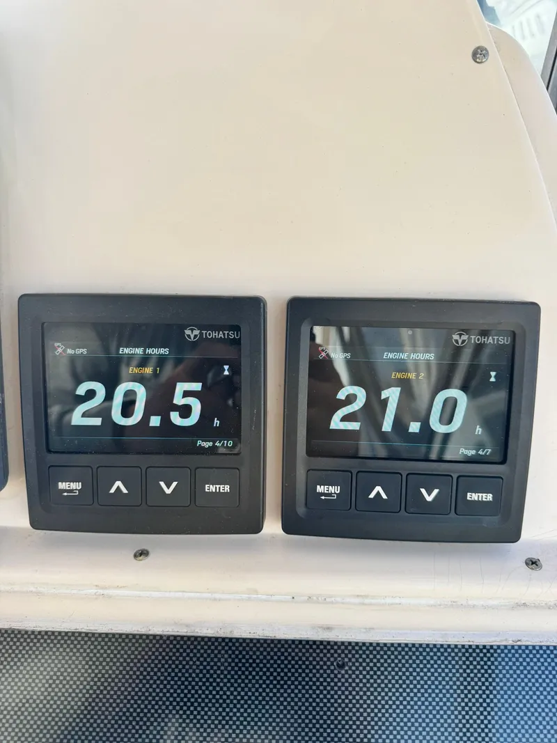 Slide: The Image of Grady-White Marlin 300 2005 - 17