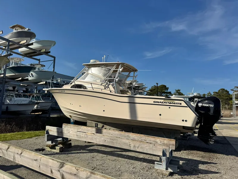 Slide: The Image of Grady-White Marlin 300 2005 - 2