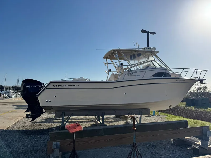 Slide: The Image of Grady-White Marlin 300 2005 - 3