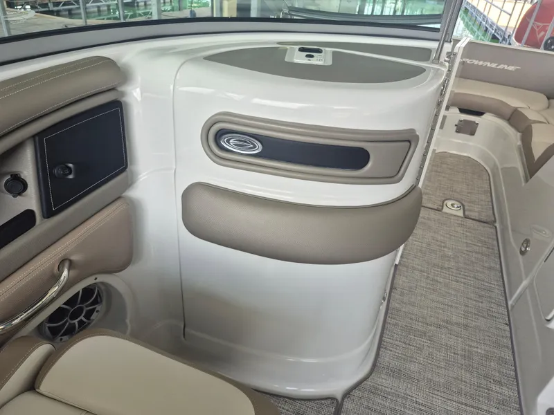 Slide: The Image of Crownline Boats Eclipse E255 2022 - 17