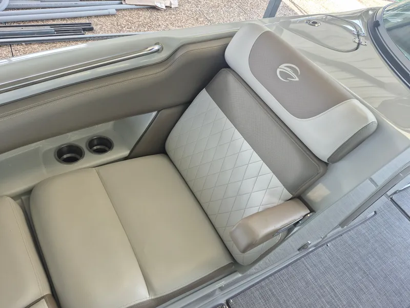 Slide: The Image of Crownline Boats Eclipse E255 2022 - 33