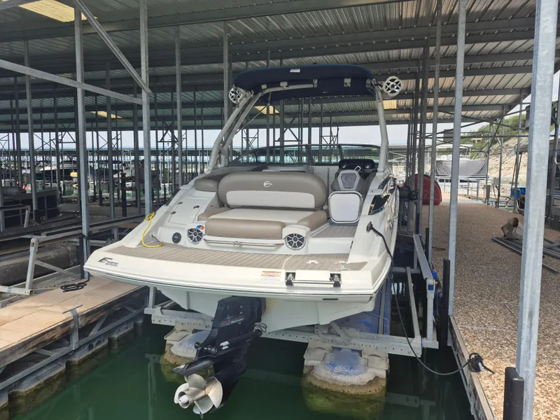 Slide: The Image of Crownline Boats Eclipse E255 2022 - 4