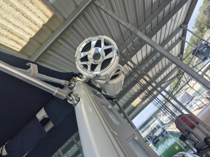 Slide: The Image of Crownline Boats Eclipse E255 2022 - 42