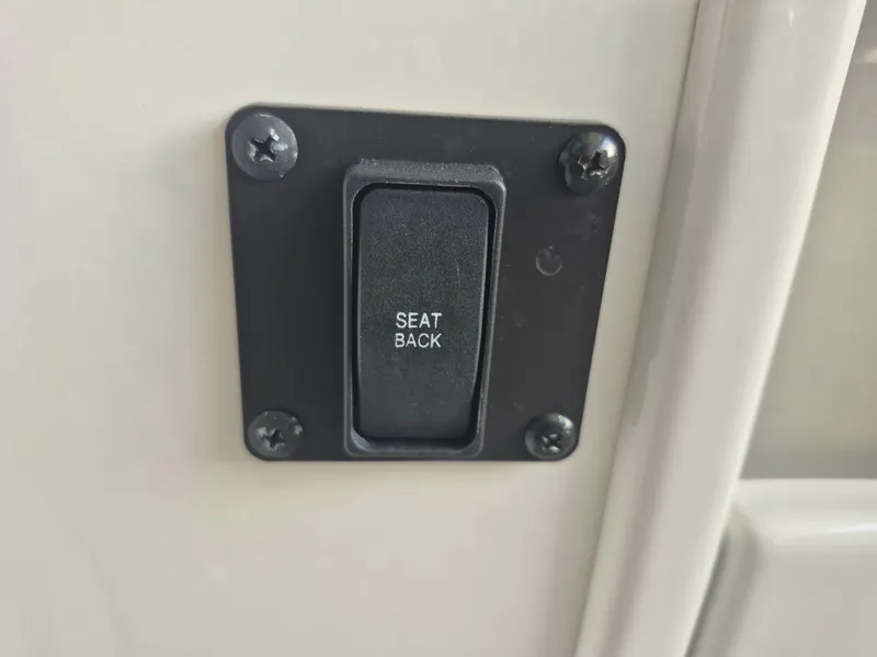 Slide: The Image of Crownline Boats Eclipse E255 2022 - 46