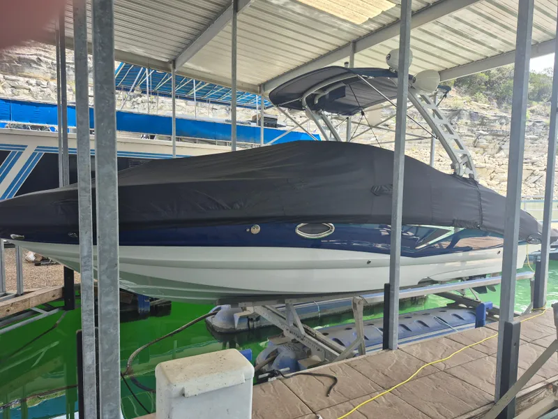 Slide: The Image of Crownline Boats Eclipse E255 2022 - 59