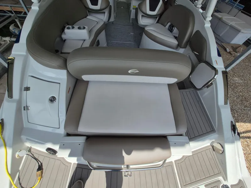 Slide: The Image of Crownline Boats Eclipse E255 2022 - 6