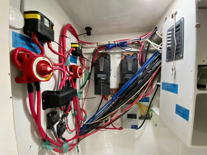 The Image of Custom 62 Cat 1996 - 0