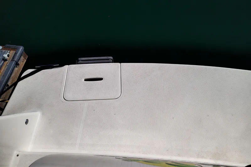 Slide: The Image of 2006 Meridian 459 Motoryacht deck with water background. - 30