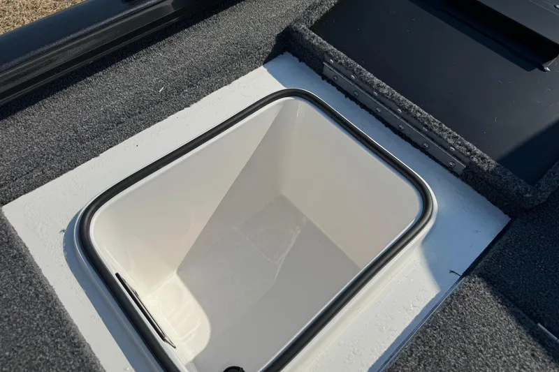 Slide: The Image of Vexus Defender 181, 2026, boat storage compartment. - 26