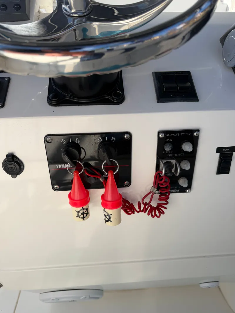 Slide: The Image of Intrepid 310WA 2003 - 14