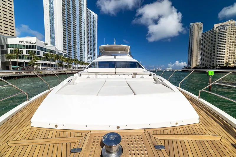 Slide: The Image of Luxury Azimut 80 yacht cruising near skyscrapers, 2015 model. - 62