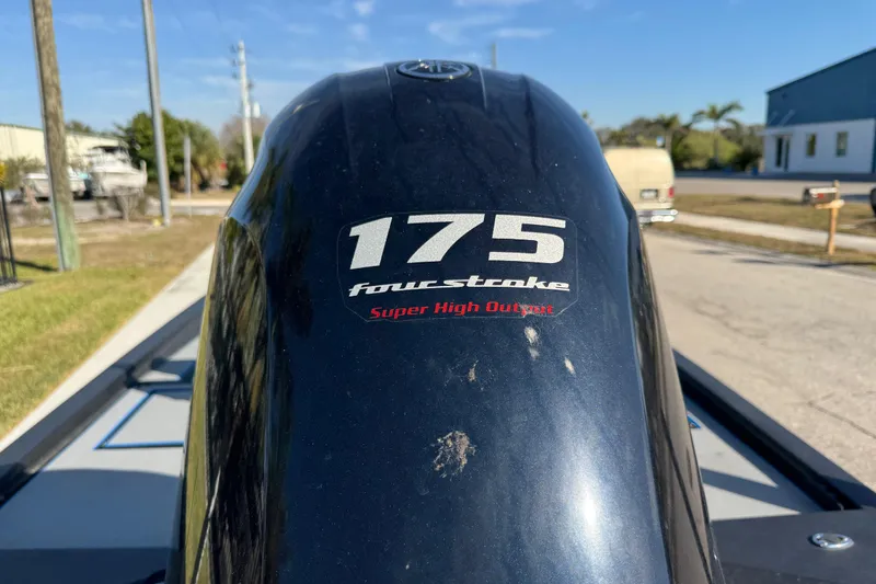 Slide: The Image of Express H20 2025 outboard motor, 175 horsepower, four-stroke, super high output engine. - 9