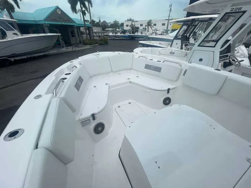 Slide: The Image of Sea Fox 268 Commander 2026 - 4