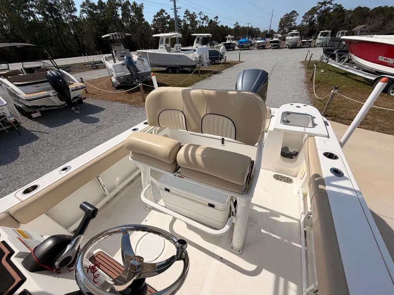 Slide: The Image of Sea Fox 248 Commander 2018 - 13