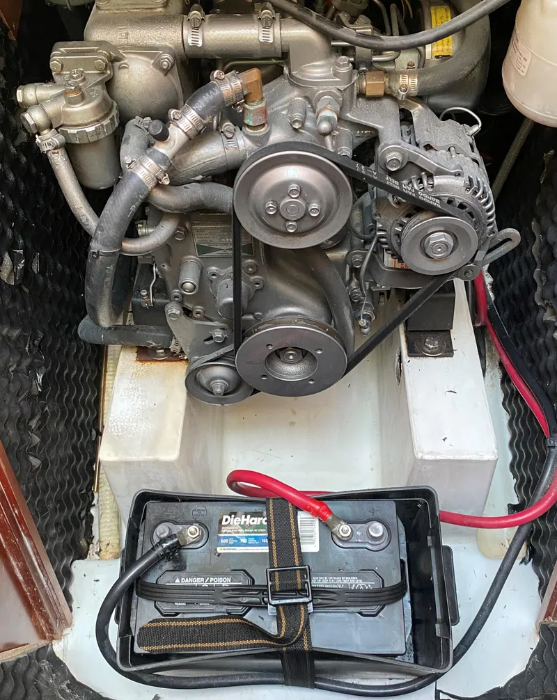 Slide: The Image of Interior of a 2005 Beneteau 323 yacht with cozy bed. - 20