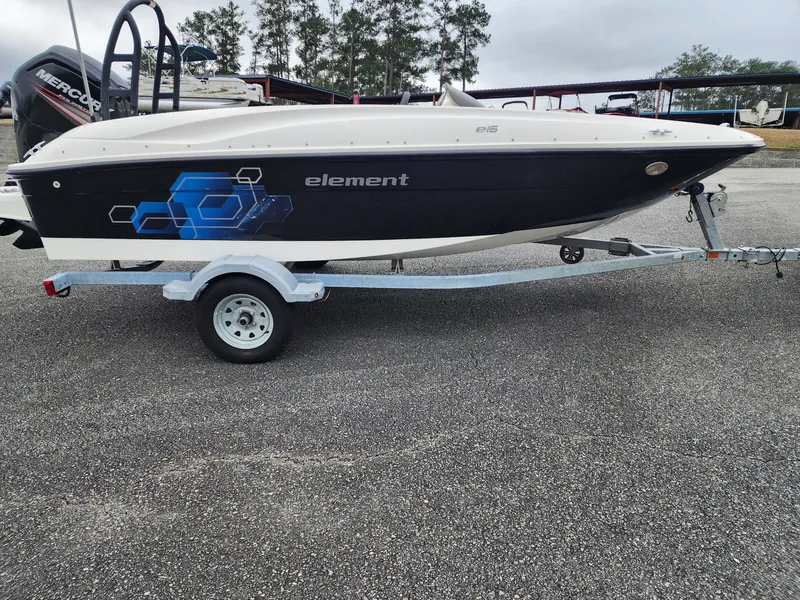 The Image of Bayliner Element E16 2017 - undefined
