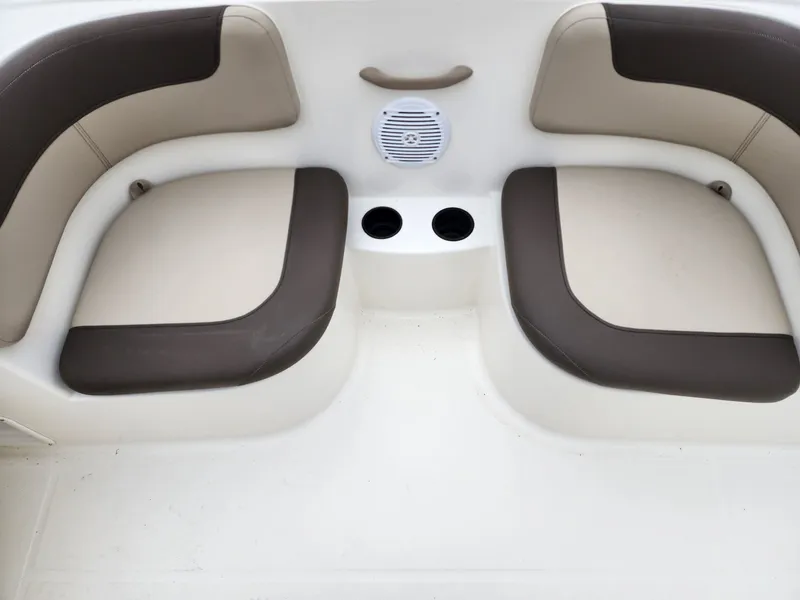 Slide: The Image of Bayliner Element E16 2017 - 4